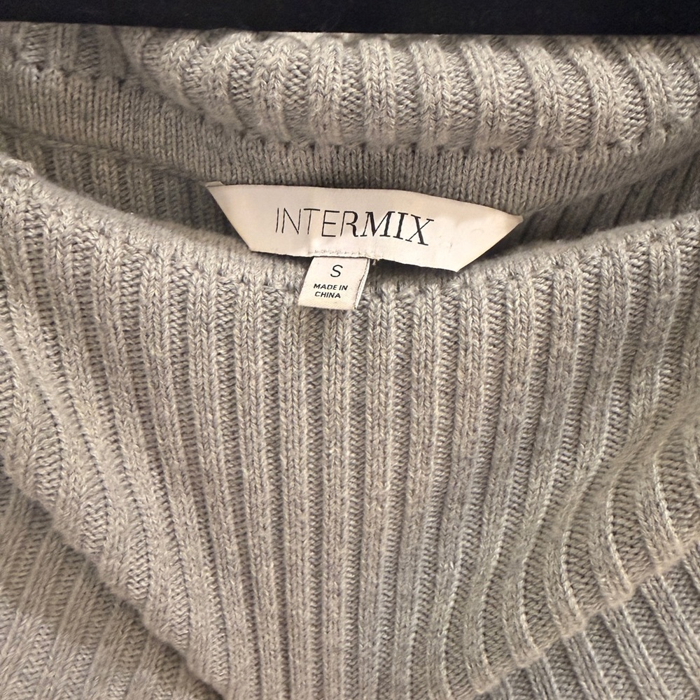 INTERMIX Gray Ribbed Off-Shoulder Sweater with Cream Ruffle Trim - Picture 2 of 2